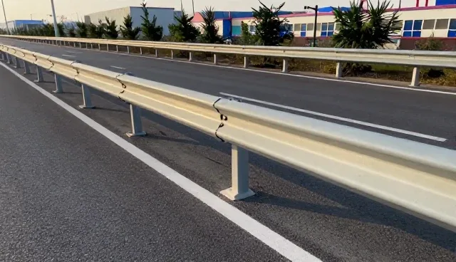 道路安全护栏维护不当，如何有效提升性能评估